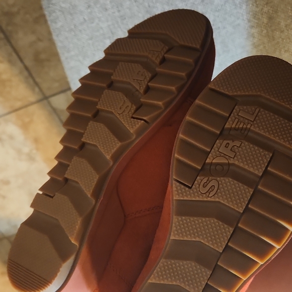 Sorel Evie Pull On Suede Booties - Picture 8 of 8